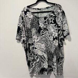 Catherines Black and White Floral Short Sleeve Top 2x 22/24W